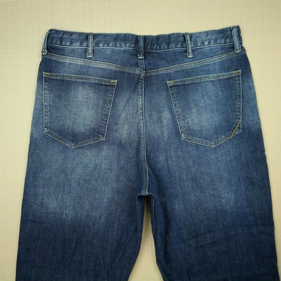 Banana Republic Factory Athletic Fit 